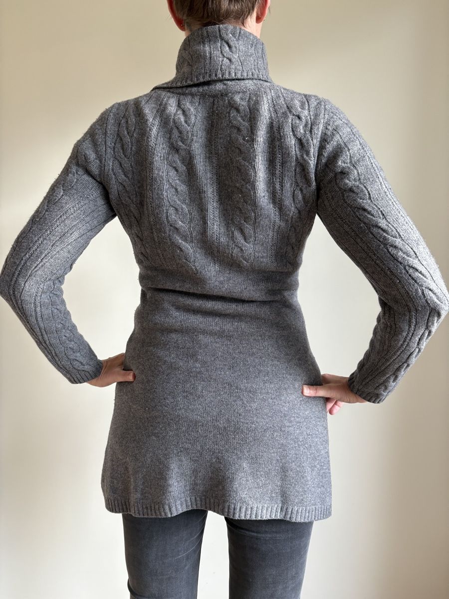 Globus Vestiti: Graues Strickkleid mit Zopfmuster, Grösse L, warm – Usato da Zürich venduto da wei_8n2l 1