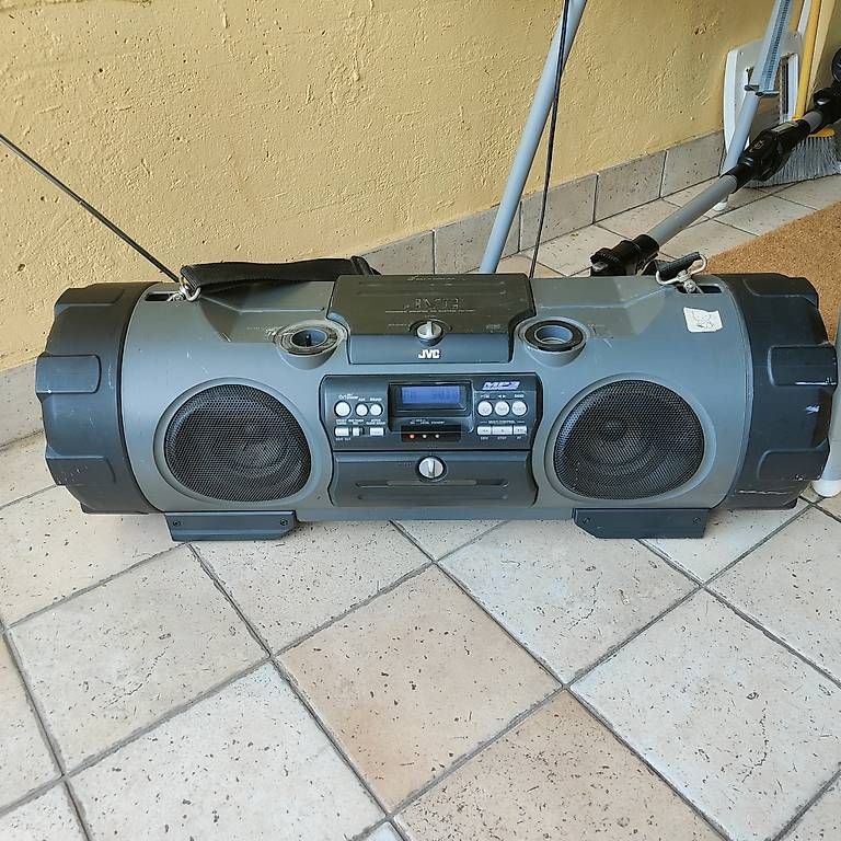 Radio: JVC Kaboom Box RV-NB1 – Usato da Losone venduto da mar_n5ds