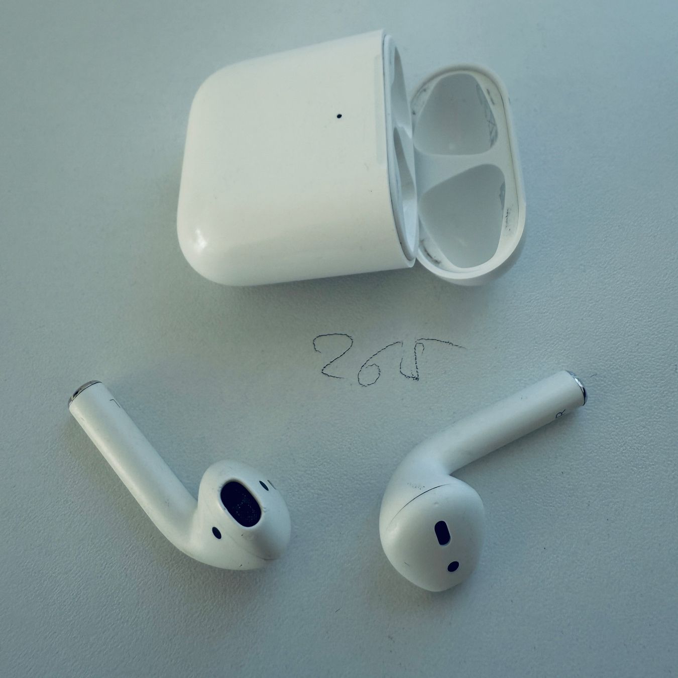 Apple Cuffie: Original Apple AirPods 2 Gen. Kopfhörer mit QI Wireless Case – Usato da Basel venduto da MY.AIRPODS.SHOP 1