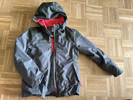Veste mi-saison Quechua / taille 134-140 (8-9 ans)