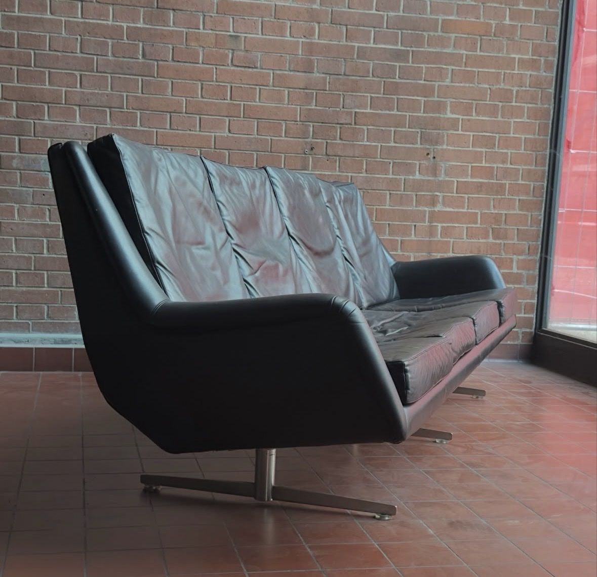 Divani: Grosses Vintage Ledersofa 1960er – Usato da Basel venduto da nizzle 5