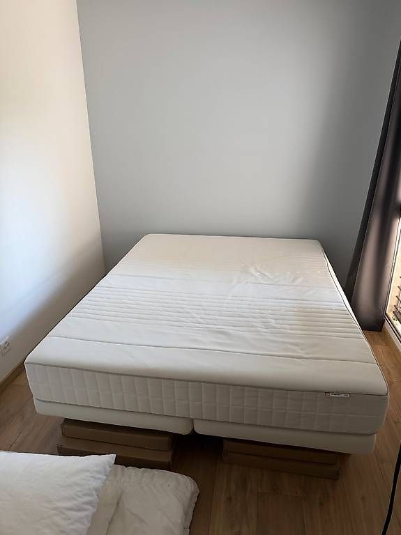 Lits: Lit Ikea deux places complet 160x200 – D'occasion à Lausanne par yduchech 2
