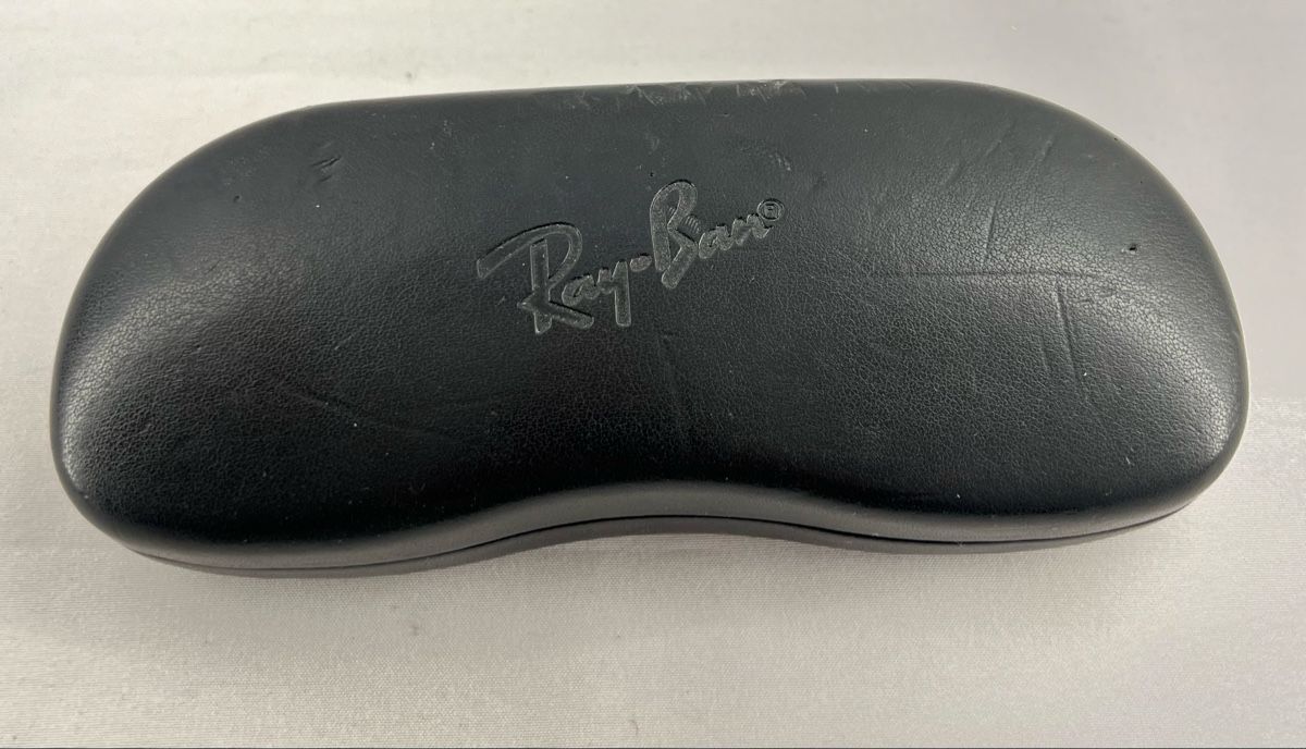Altro in  Abbigliamento & Accessori: Brillen Etui Ray Ban – Usato da Schlatt TG venduto da Lukytimes