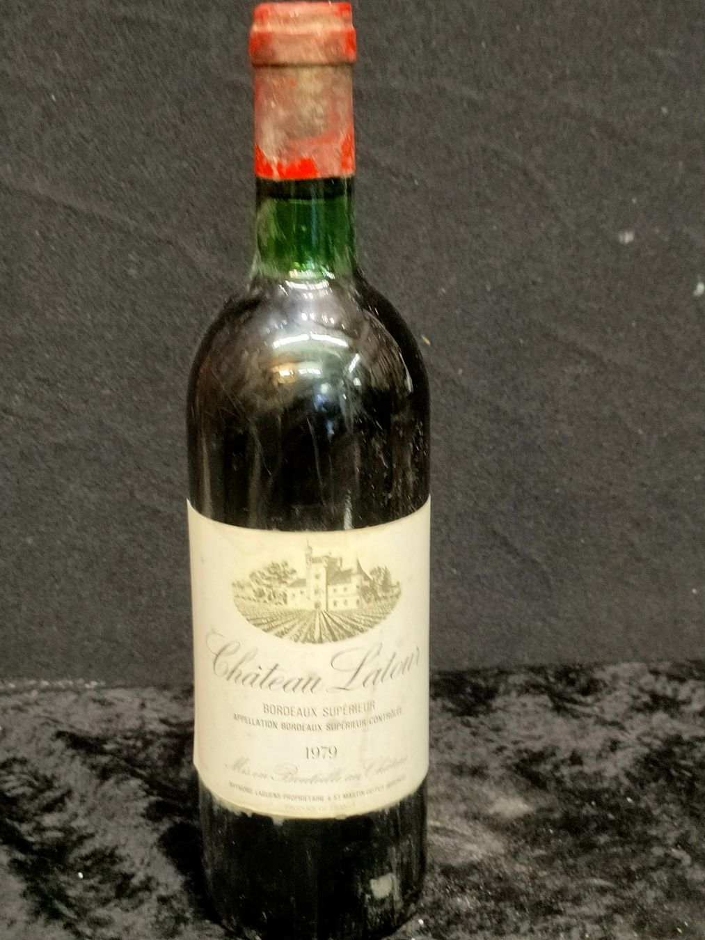 Vino: CHÂTEAU LATOUR BORDEAUX SUPERIOR 1979 – Nuovo (secondo la descrizione) da Genève venduto da Leboucheoreilles