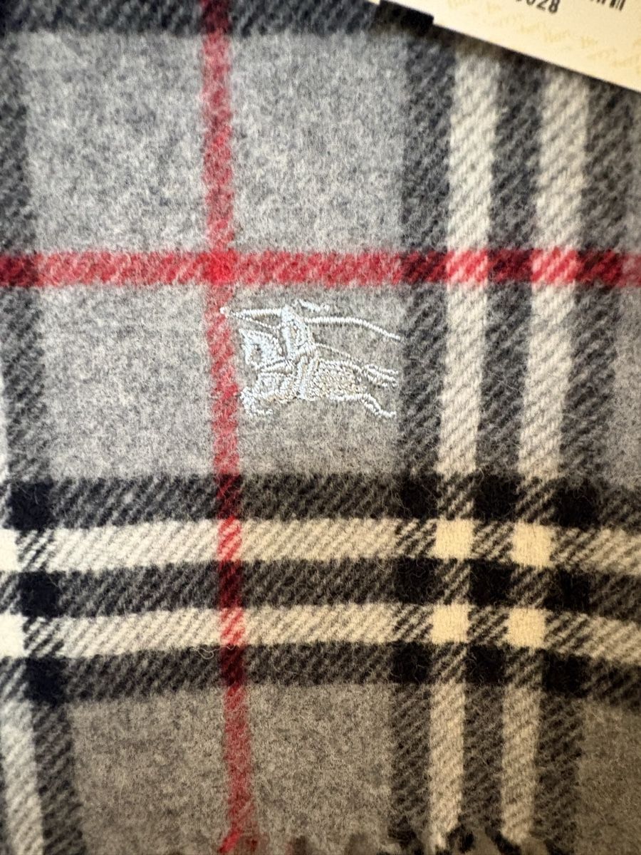 Burberry Foulards, Tücher & Schals: Burberry Schal – Neu (gemäss Beschreibung) aus Rotkreuz von Vintage_lover1 5