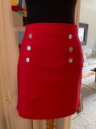 Super cute military style Morgan de Toi red structured skirt
