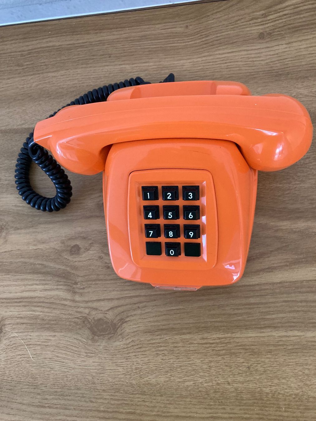 Telefoni: Telefon mit Tastatur - Orange – Usato da Zwingen venduto da Kult2000 1
