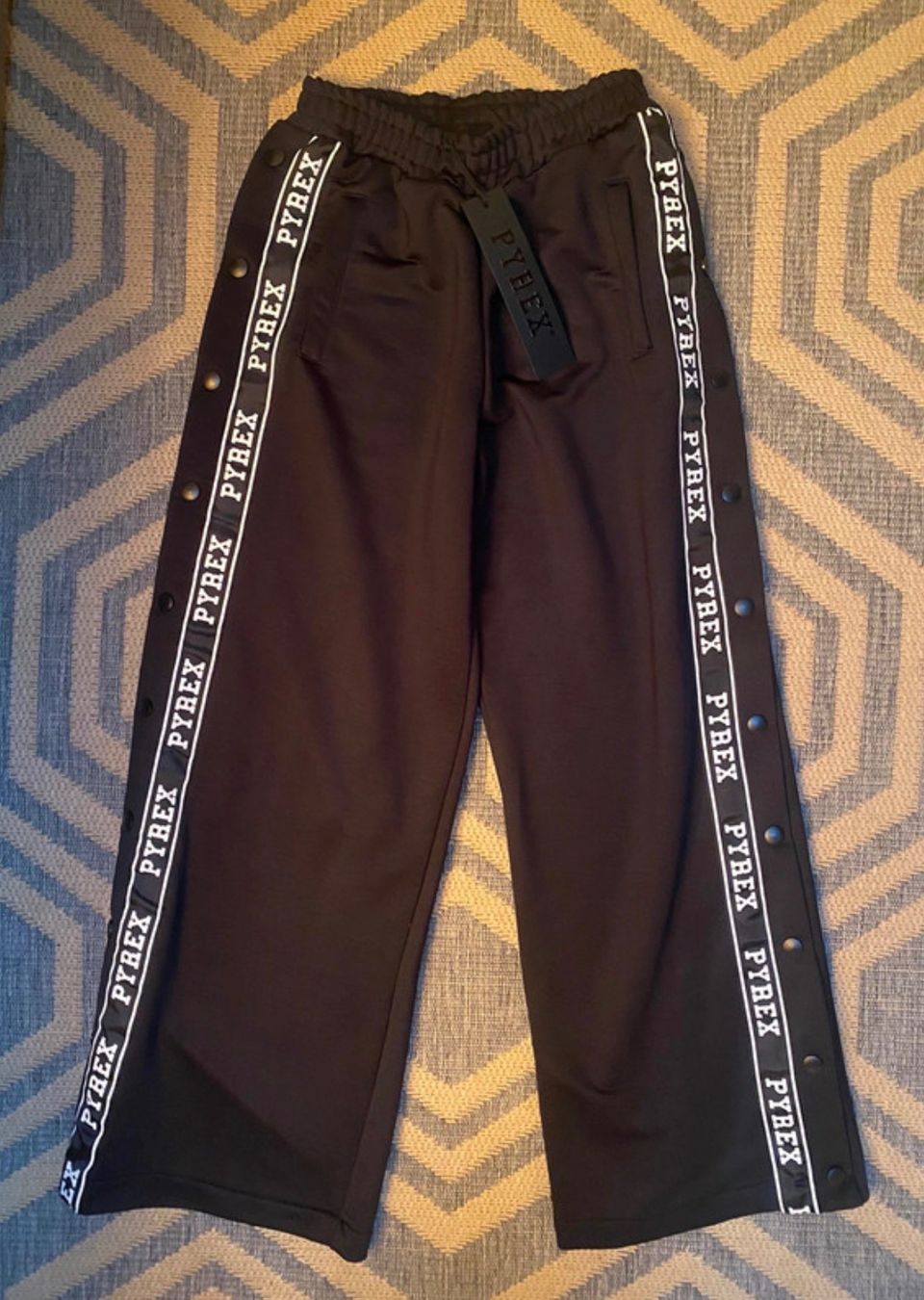 Pantaloni: Pantalone Pyrex – Nuovo (secondo la descrizione) da Bellinzona venduto da ser_6vd6