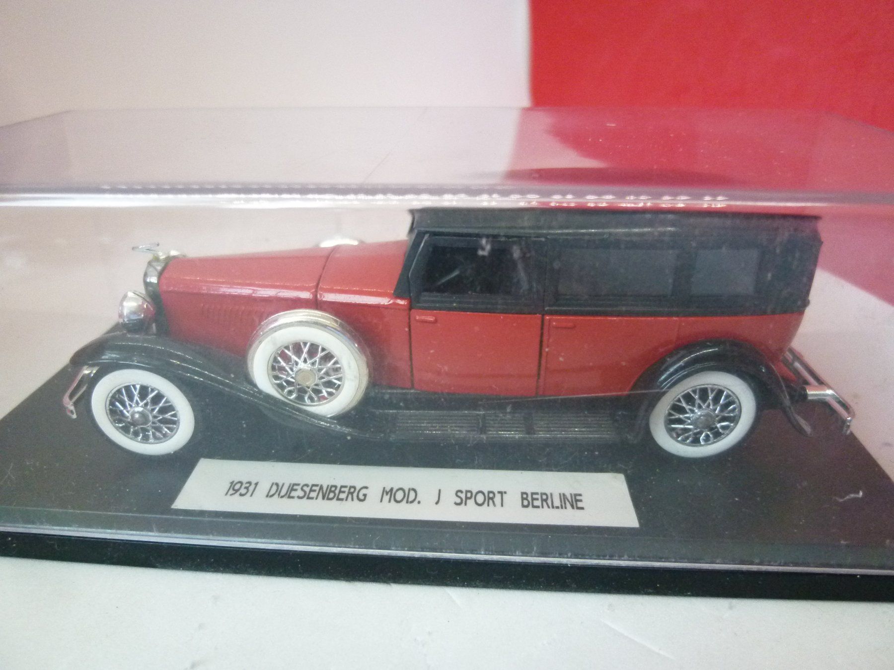 Solido Modellautos: Düsenberg 1931 - rot schwarz in Box von Solido – Gebraucht aus Reiden von Aston2