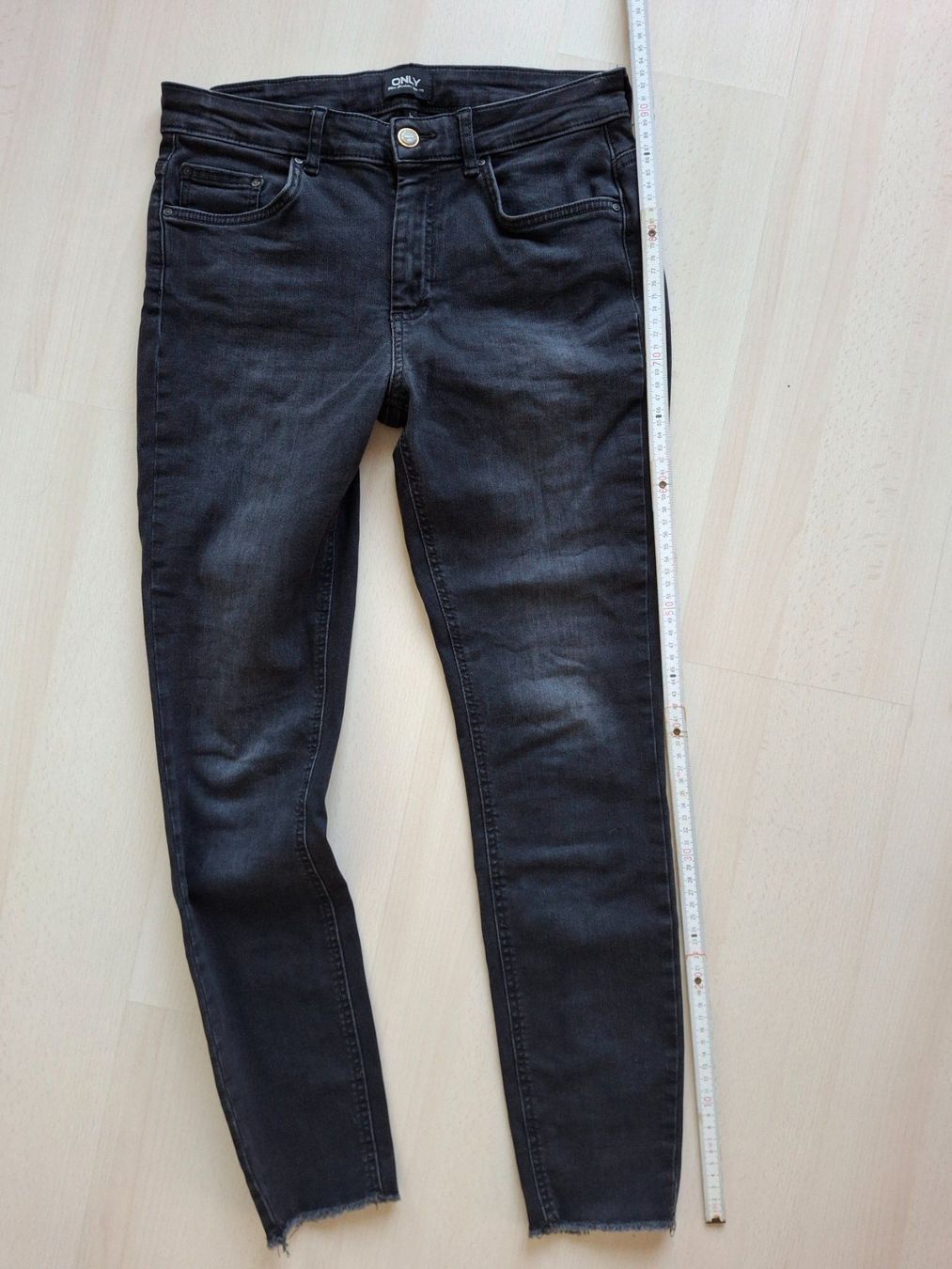 Jeans: Schwarze ONLY Jeans Gr. L Onlyblush mid ank raw – Gebraucht aus Walterswil SO von Mama_noel 4
