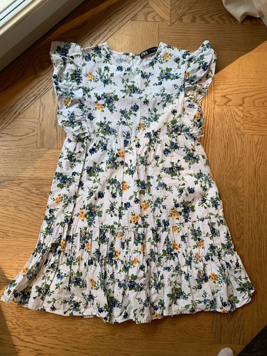 Vestiti: Zara Kleid Blumen – Usato da Zürich venduto da aow_8p7m