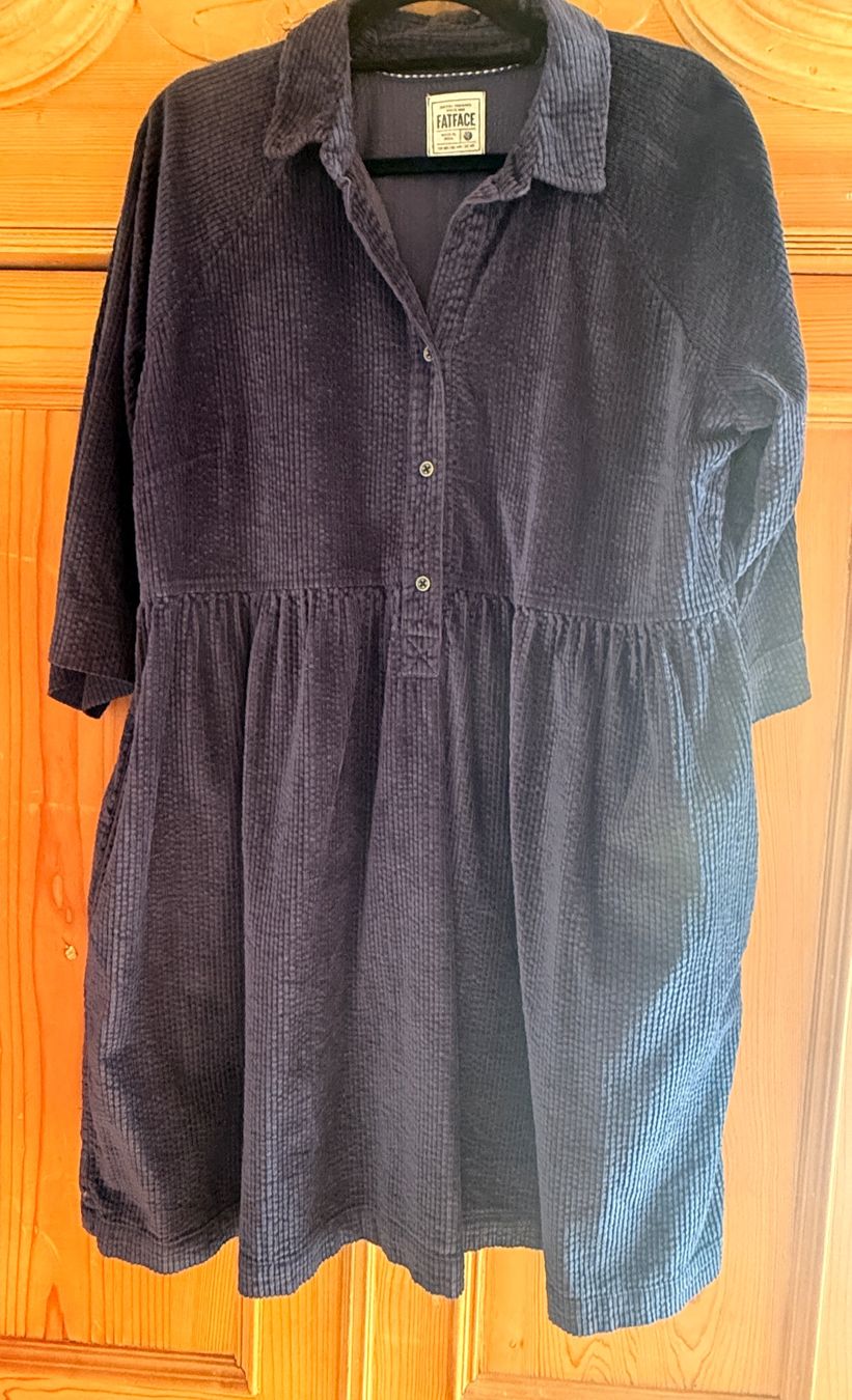 Vestiti: Cord Kleid – Usato da Mastrils venduto da Laura8sevilla