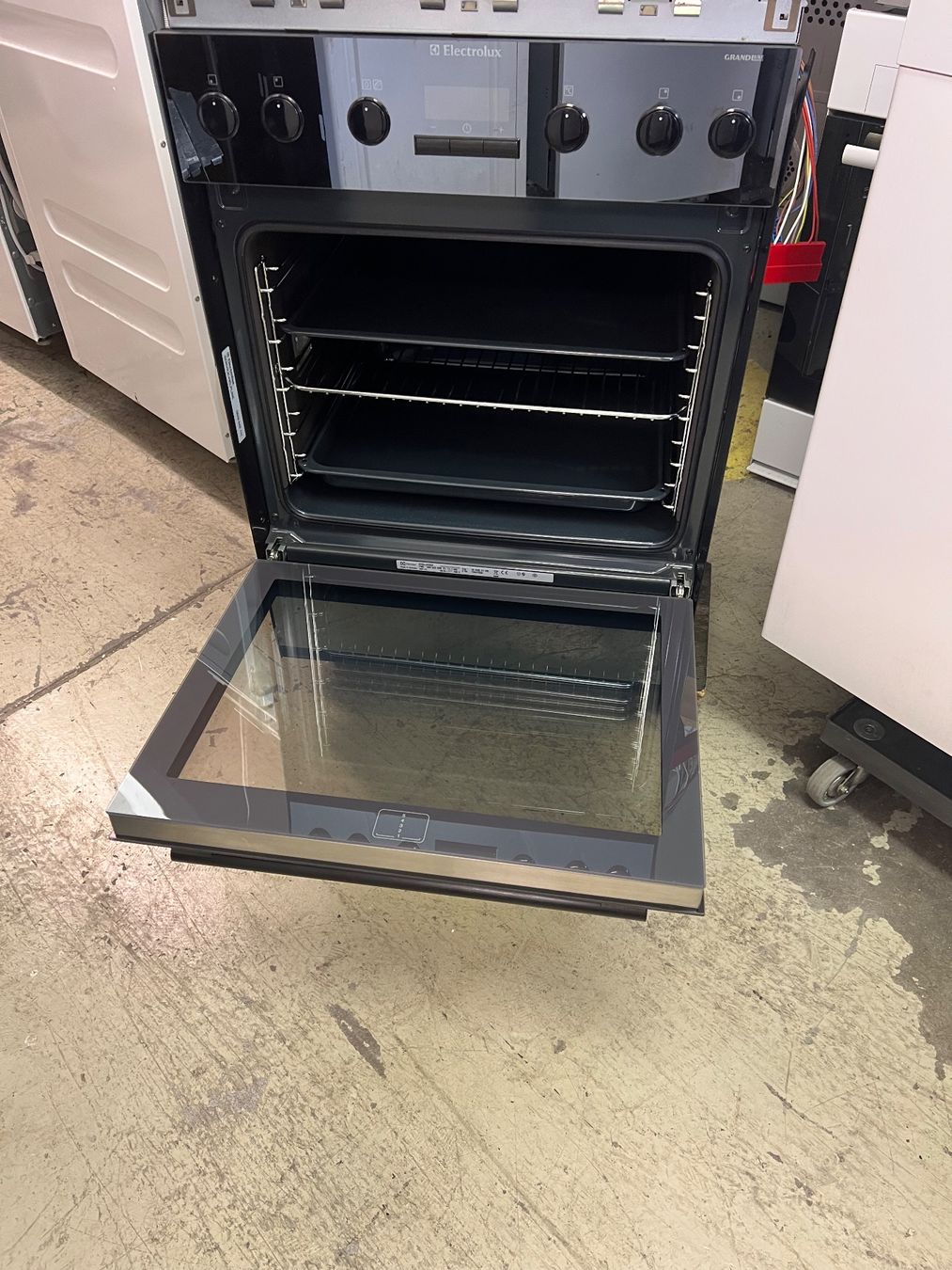 Electrolux Cucine: Electrolux Backofen mit Glaskeramik  Gratis  Lieferung – Usato da Tuggen venduto da Nikihaushaltsgeraete 3