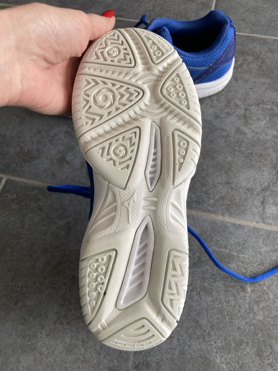 Scarpe per ragazzi: Hallenschuhe blau Gr. 36 – Usato da Uttigen venduto da daeni_83 2