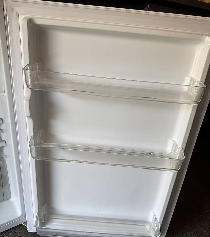 Kühlschrank: Réfrigérateur  – Gebraucht aus Prilly von QNN69 2