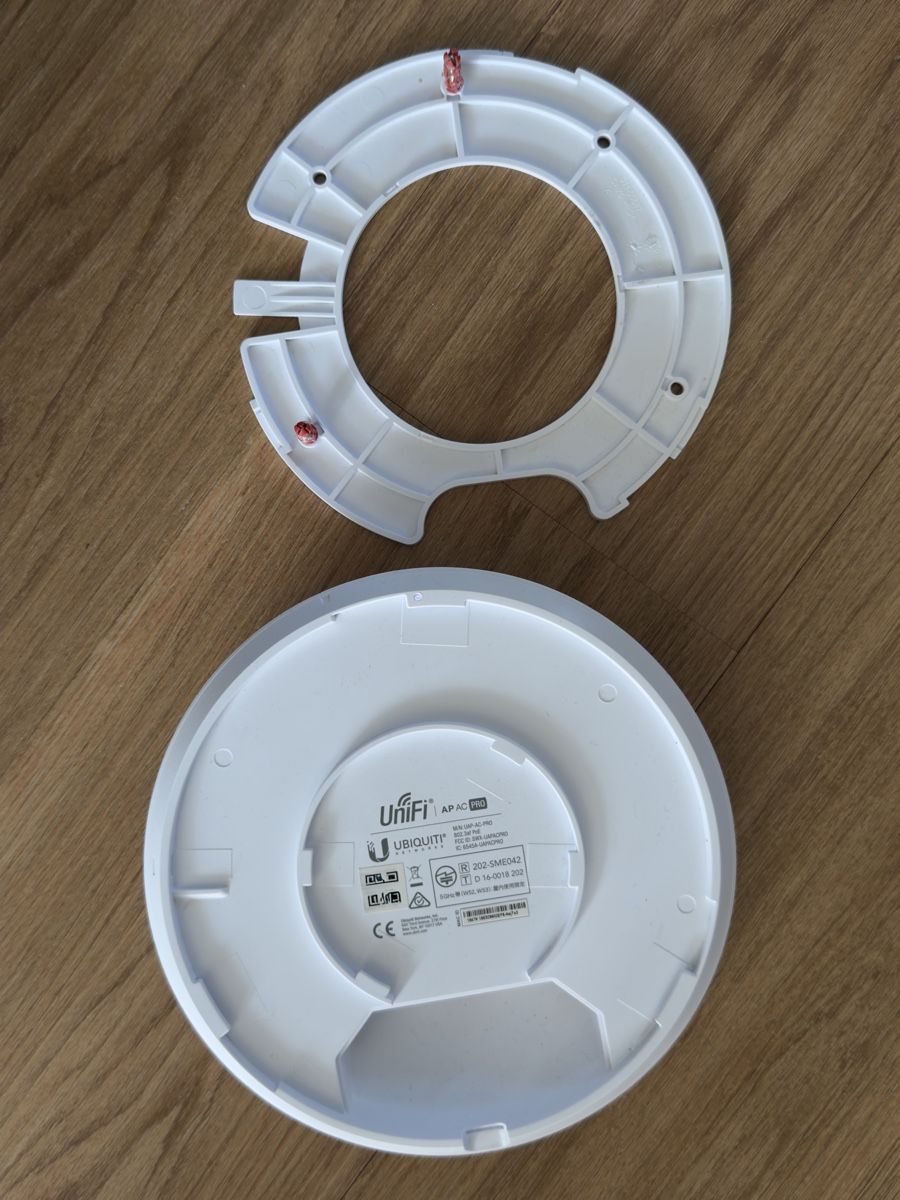 Ubiquiti Modem & Router: Ubiquiti AC Pro – Usato da Cham venduto da totoros 1