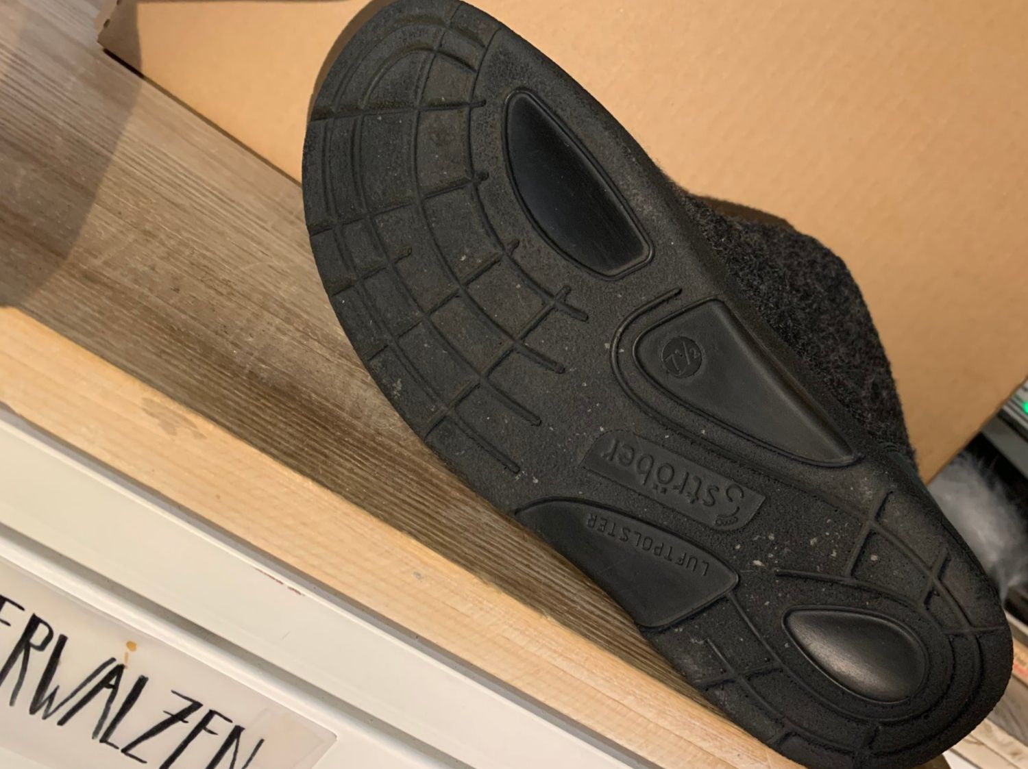 Scarpe da uomo: Ströber Bequemschuh Hausschuh Herren,  Anthrazit, Gr. 7 1/2 – Nuovo e nell'imballaggio originale da St. Gallen venduto da Miousch 4