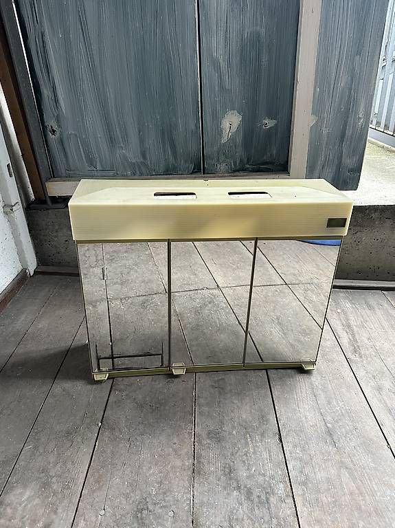 Armadietti a specchio: Retro Badezimmer Kästchen – Usato da Liestal venduto da FlomiVivi