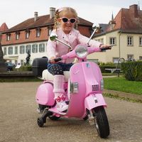 Kinder-Elektroroller Vespa, EVA-Reifen, LED-Scheinwerfer