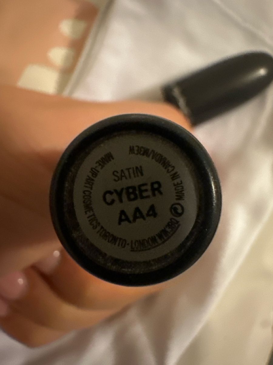 Mac Cosmetics Make-up: MAC Lippenstift, Farbe Cyber. Top Zustand! – Gebraucht aus Effretikon von ikap96 3
