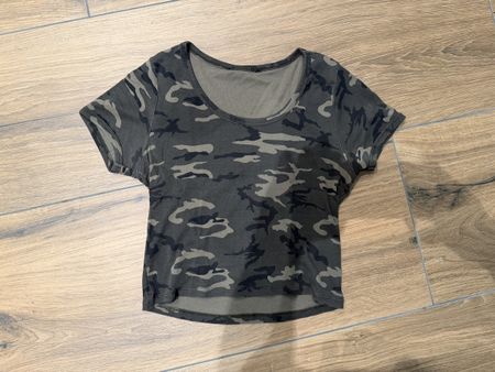 Damen Crop T-Shirt Tarnung Grösse S