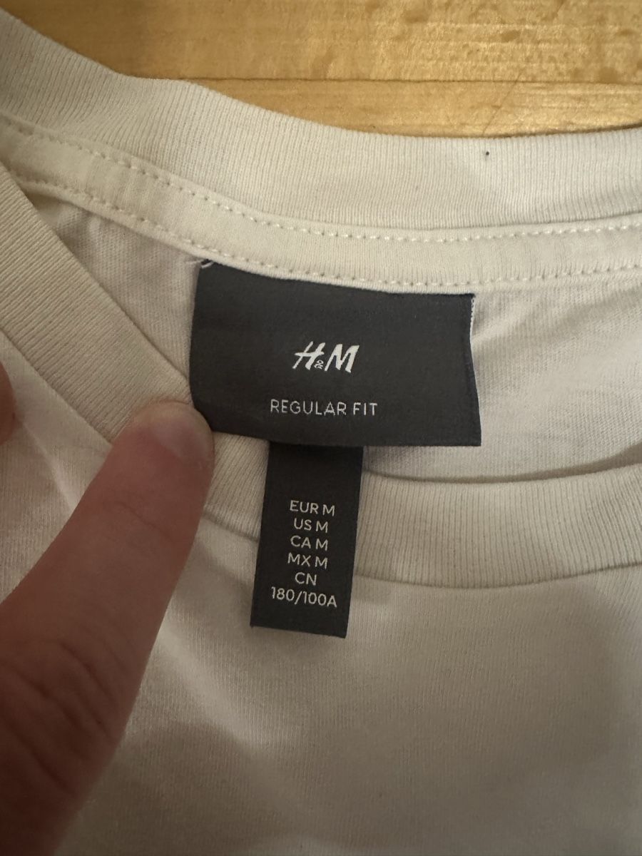 H&M T-shirt: Tshirt – Usato da Weinfelden venduto da jos_nl7m 1