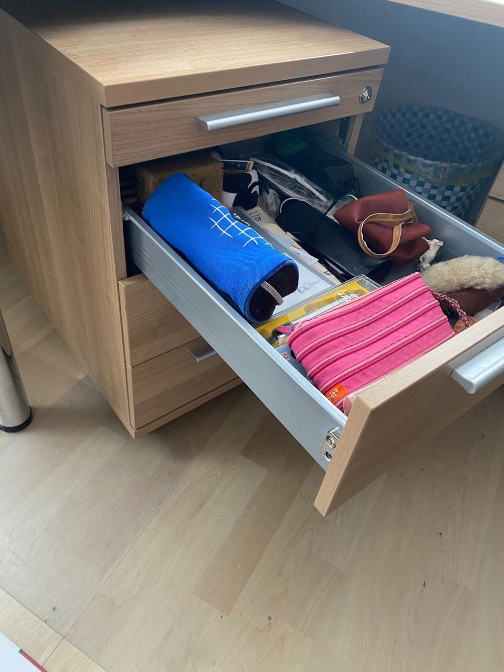 Scrivanie: Bürotisch mit Korpus – Usato da Niederhelfenschwil venduto da rtt_t2tn 2