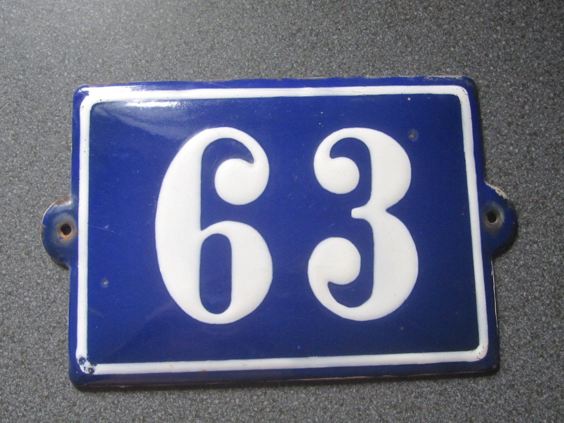 Insegne: Hausnummer    63    Emaille-Schild blau/weiss – Usato da Seengen venduto da mikelele