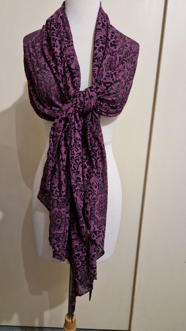Foulard & Sciarpe: Schwarz-magenta gemusterter Longschal – Usato da Oberengstringen venduto da Sheera7 3