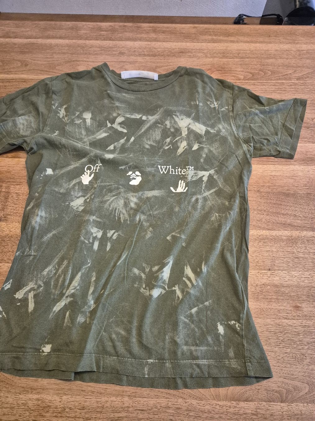 Off-White T-shirt: Off-White T-Shirt  – Usato da Weesen venduto da sch_cs6t