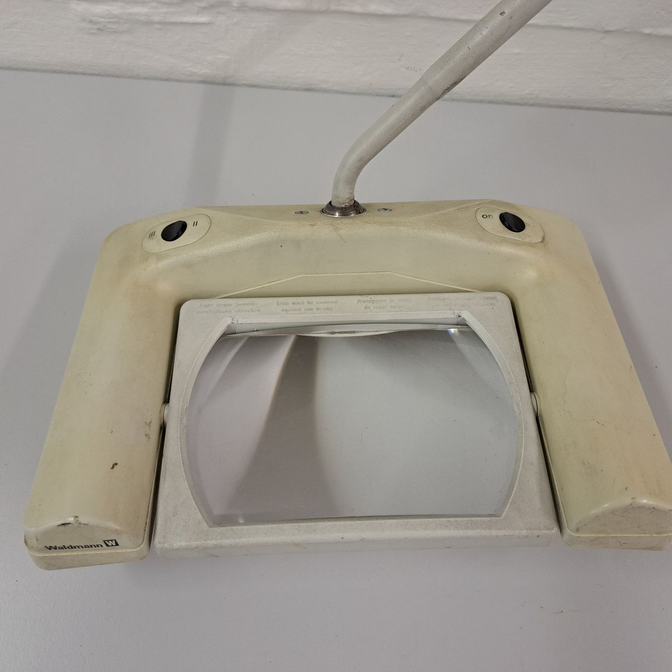 Elektrotechnik: Waldmann Lupenleuchte Arbeitsleuchte Lampe mit Lupe – Gebraucht aus Belp von  1