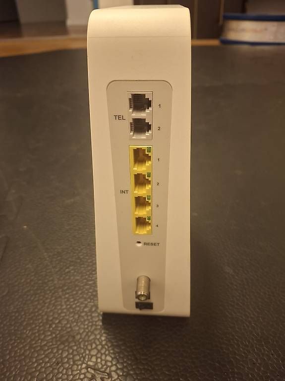 Modems & Router: Wlan-Router – Gebraucht aus Therwil von Johndo01 1