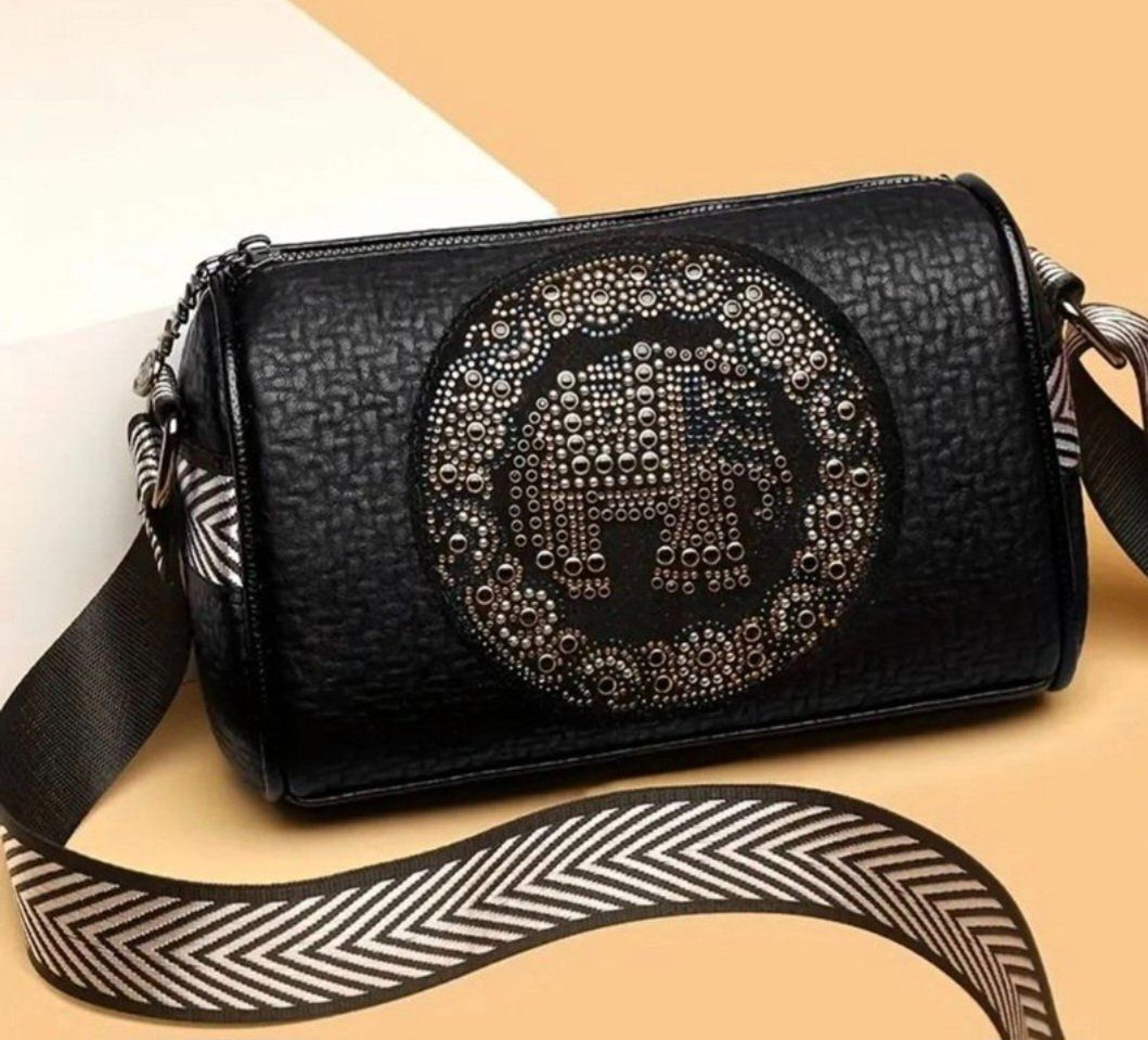 Borse da donna: Borsa decorata con strass nuova – Nuovo (secondo la descrizione) da Giubiasco venduto da Stefaniav 1
