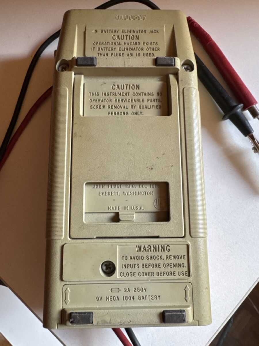 Fluke Mesurer: Fluke 8020 B Multimeter Used – D'occasion à Naters par vir_8t9z 1