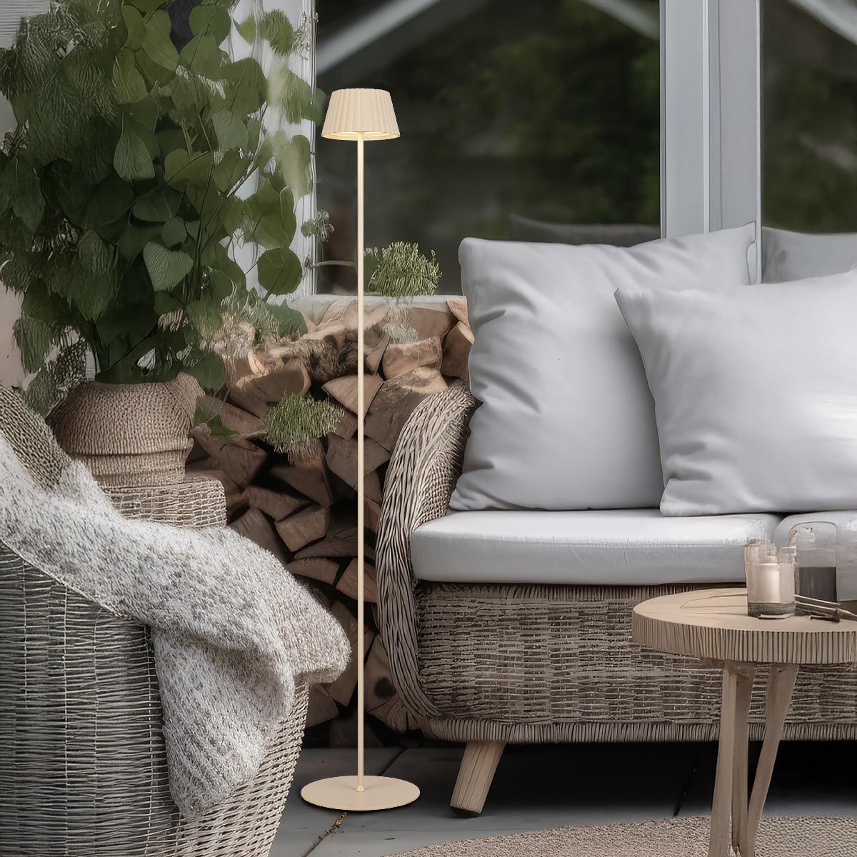 Lampade: LED Aussen Stehleuchte, 123 cm Höhe – Nuovo (secondo la descrizione) da Kreuzlingen venduto da Smart-Light 1
