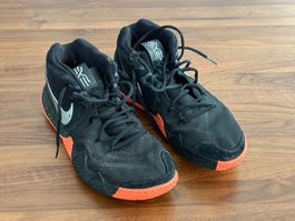 Nike Kyrie 4 Basketball - Grösse 43 9.5