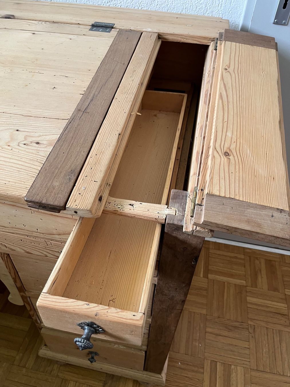 Scrivanie: Alter antiker Holz Sekretär – Usato da Gurmels venduto da sar_znc6 6