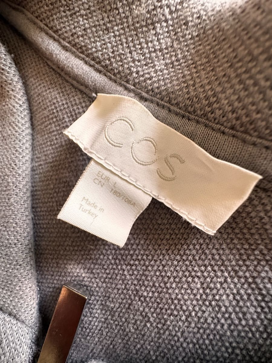 Cos Polo-Shirts: COS Pullover Grau Kurzarm Reissverschluss Groesse L – Gebraucht aus Biel/Bienne von pas_52xw 3