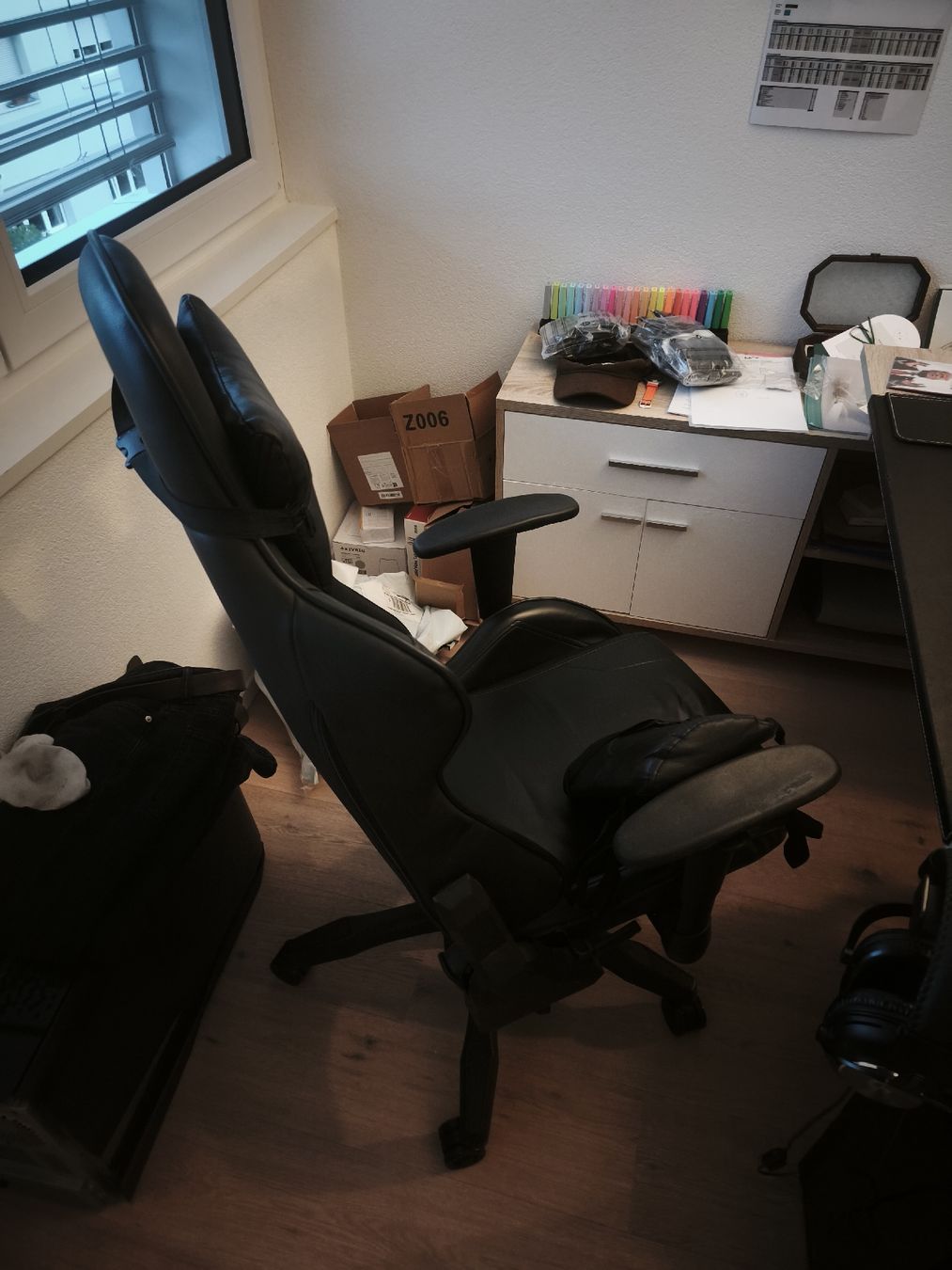 TecTake Stühle: Gamingstuhl tectake schwarz gebraucht – Gebraucht aus Frauenfeld von Jannicstrc 1