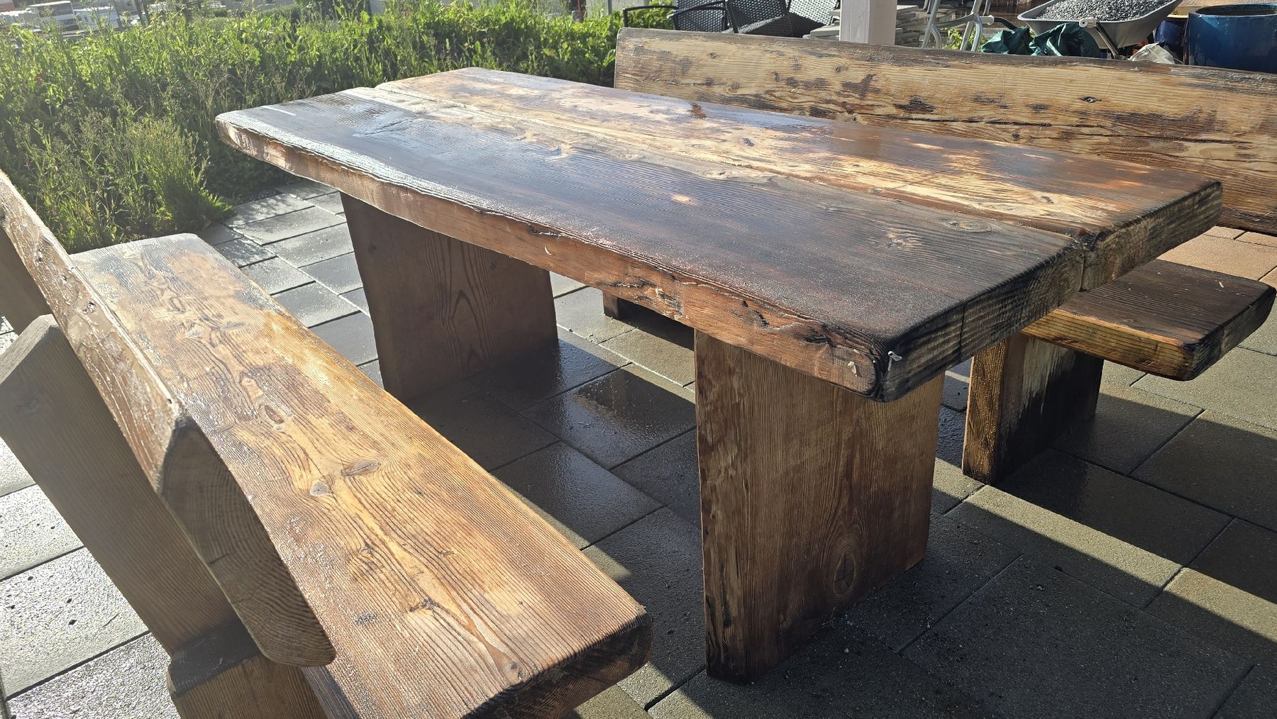 Set di tavolo e panche: Tisch und zwei Sitzbänke Garten – Usato da Einsiedeln venduto da gsundundmunter
