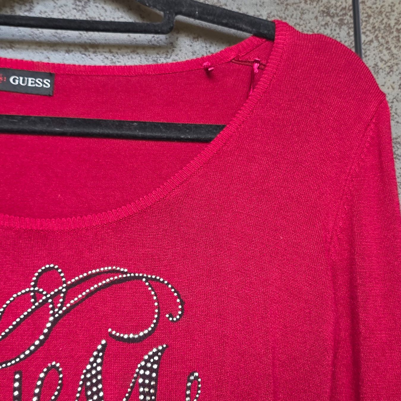 Guess Maglioni & Felpe: 🐸 GUESS LOGO PULLOVER M RAYON MIT STRASS ROT – Nuovo (secondo la descrizione) da Môtier (Vully) venduto da Frogs 4