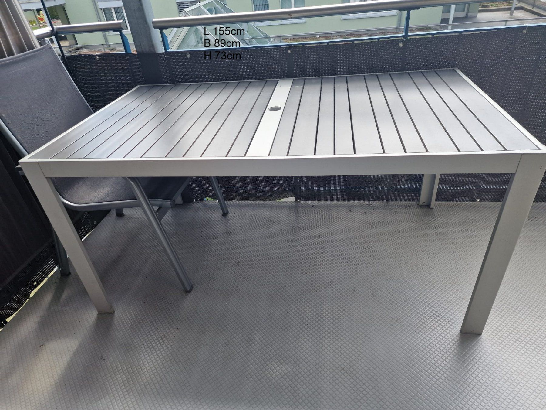 Tables: Gratis zum abholen --- Gartentisch – D'occasion à Wolhusen par joa_jyx9