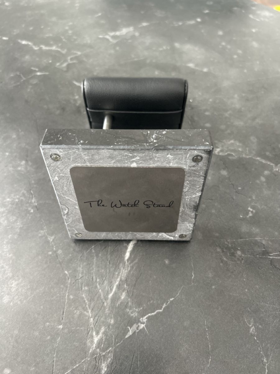 Altri accessori per orologi: The Watch Stand Single Black & Silver mit Originalbox – Nuovo (secondo la descrizione) da Schmitten FR venduto da jan.ackermann 2