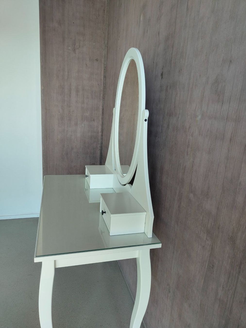 Ikea Coiffeuses: IKEA HEMNES Schminktisch – D'occasion à Regensdorf par kat_5n2y 1