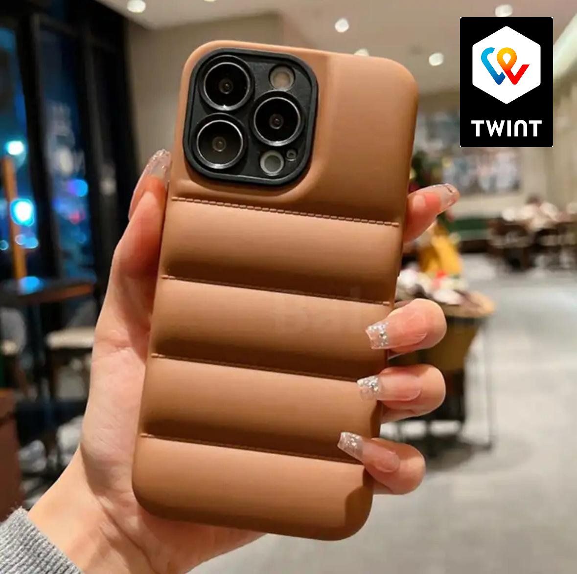 Covers & Schutzfolien: iPhone 14 Case Braun – Neu und originalverpackt aus Zürich von swiss.tech
