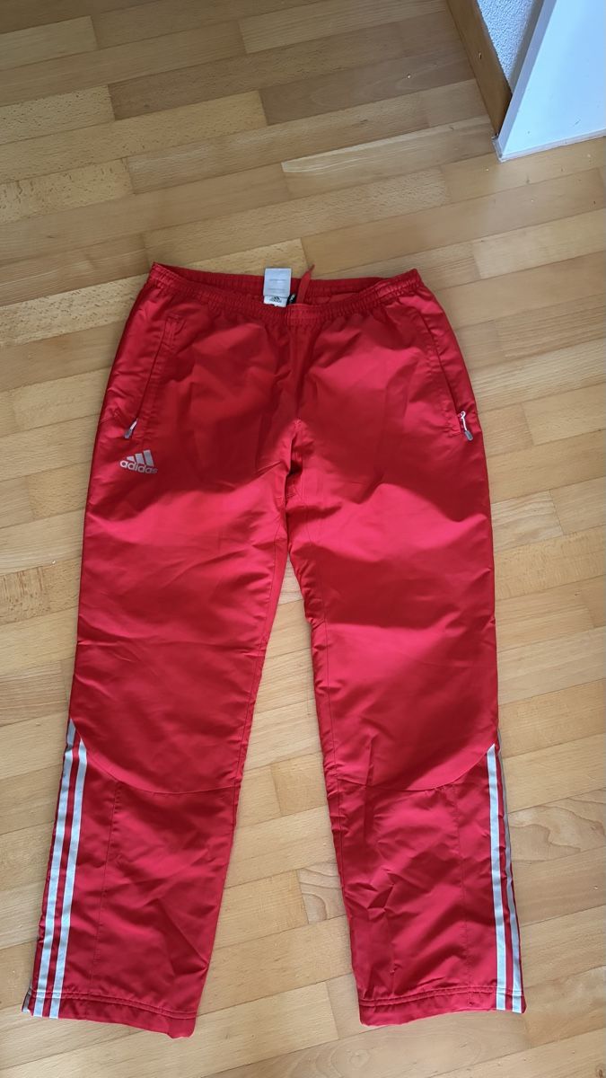 Adidas Hosen: leichte Adidas Skihose – Gebraucht aus Pfäffikon ZH von sel_w59q