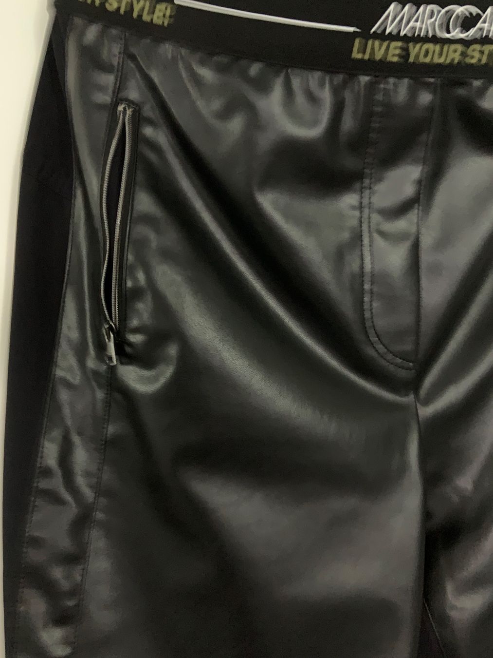 Marc Cain Pantaloni: Marc Cain Hose in Lederoptik, schwarz, Grösse Nr. 4 – Usato da Niederteufen venduto da mix18 2