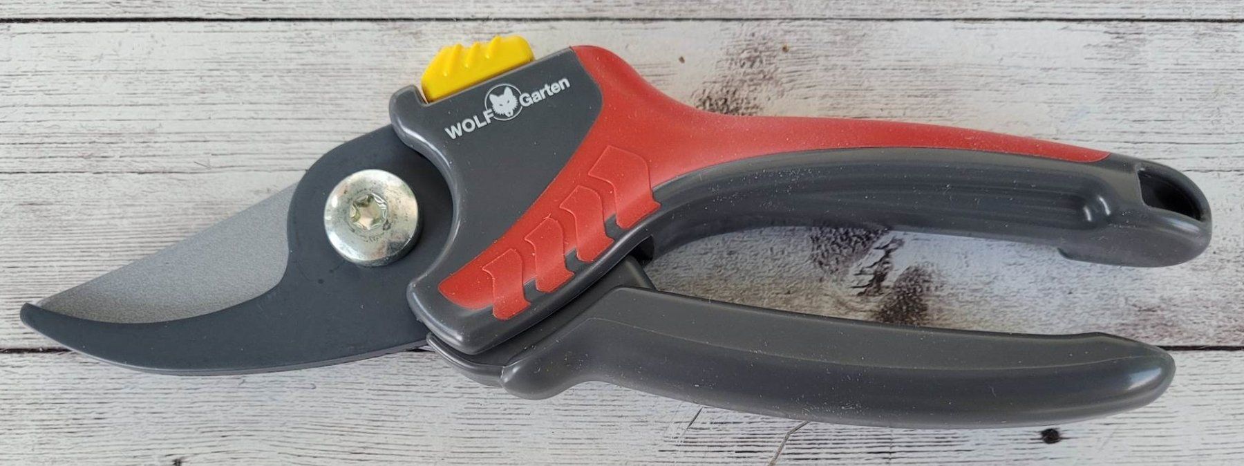 Rasenmäher: Wolf Garten Astschere – Neu und originalverpackt aus Kehrsatz von CIVOMILES