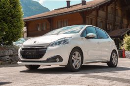 PEUGEOT 208 1.2i STT