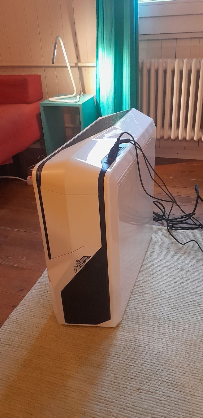 PC: Gaming PC von Mifcom, gebraucht – Usato da Biel/Bienne venduto da RenkaTeloy 1